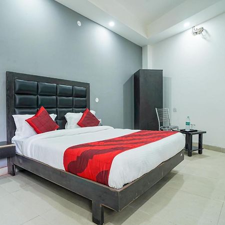Hotel Red Snapper Couple Friendly At West Delhi Nueva Delhi Exterior foto
