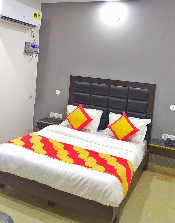 Hotel Red Snapper Couple Friendly At West Delhi Nueva Delhi Exterior foto
