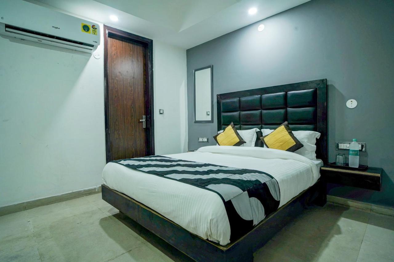Hotel Red Snapper Couple Friendly At West Delhi Nueva Delhi Exterior foto