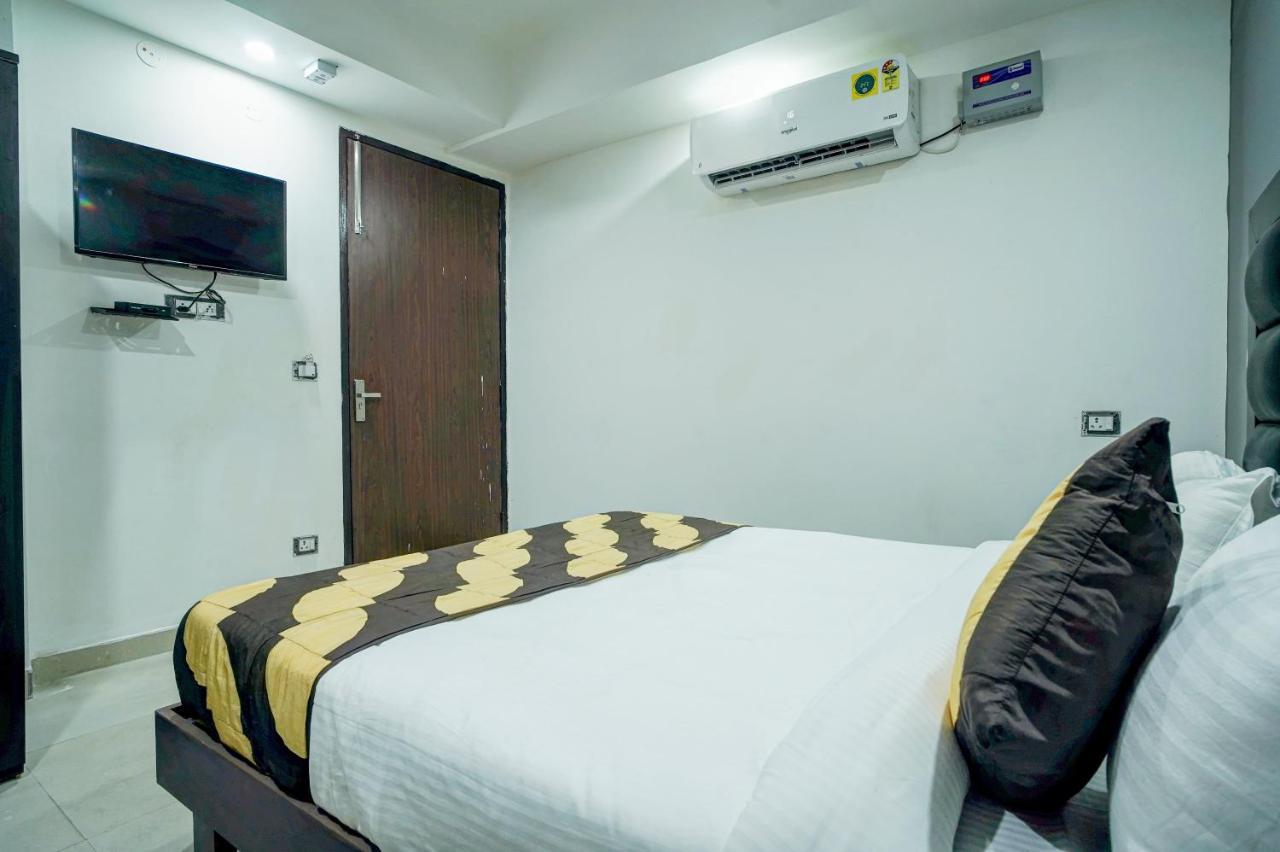 Hotel Red Snapper Couple Friendly At West Delhi Nueva Delhi Exterior foto