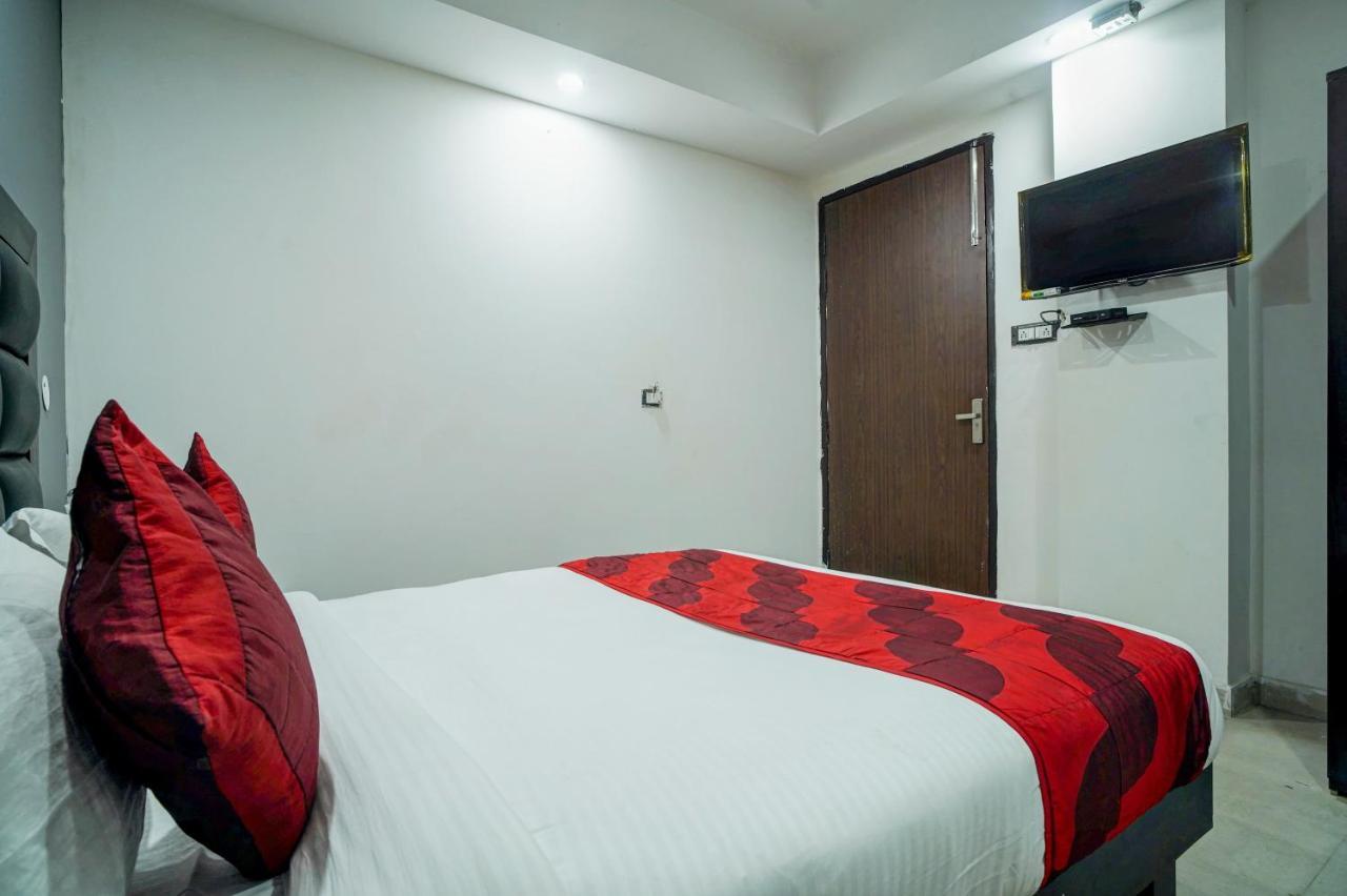 Hotel Red Snapper Couple Friendly At West Delhi Nueva Delhi Exterior foto