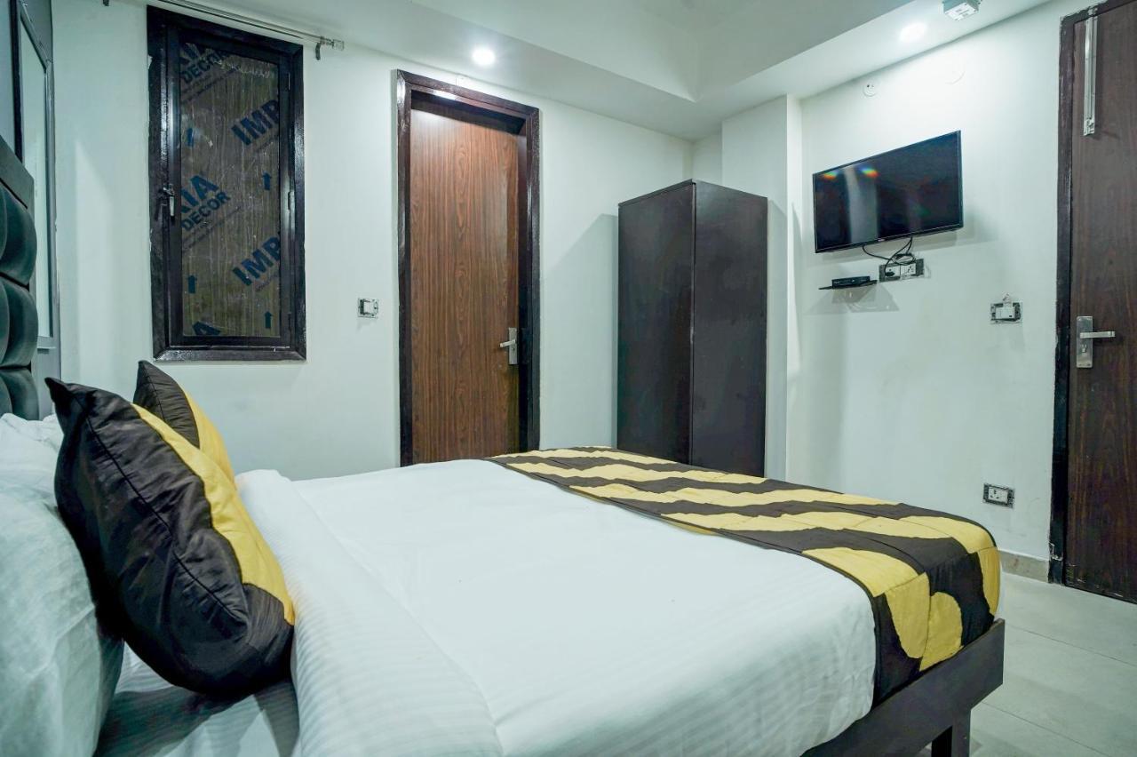 Hotel Red Snapper Couple Friendly At West Delhi Nueva Delhi Exterior foto