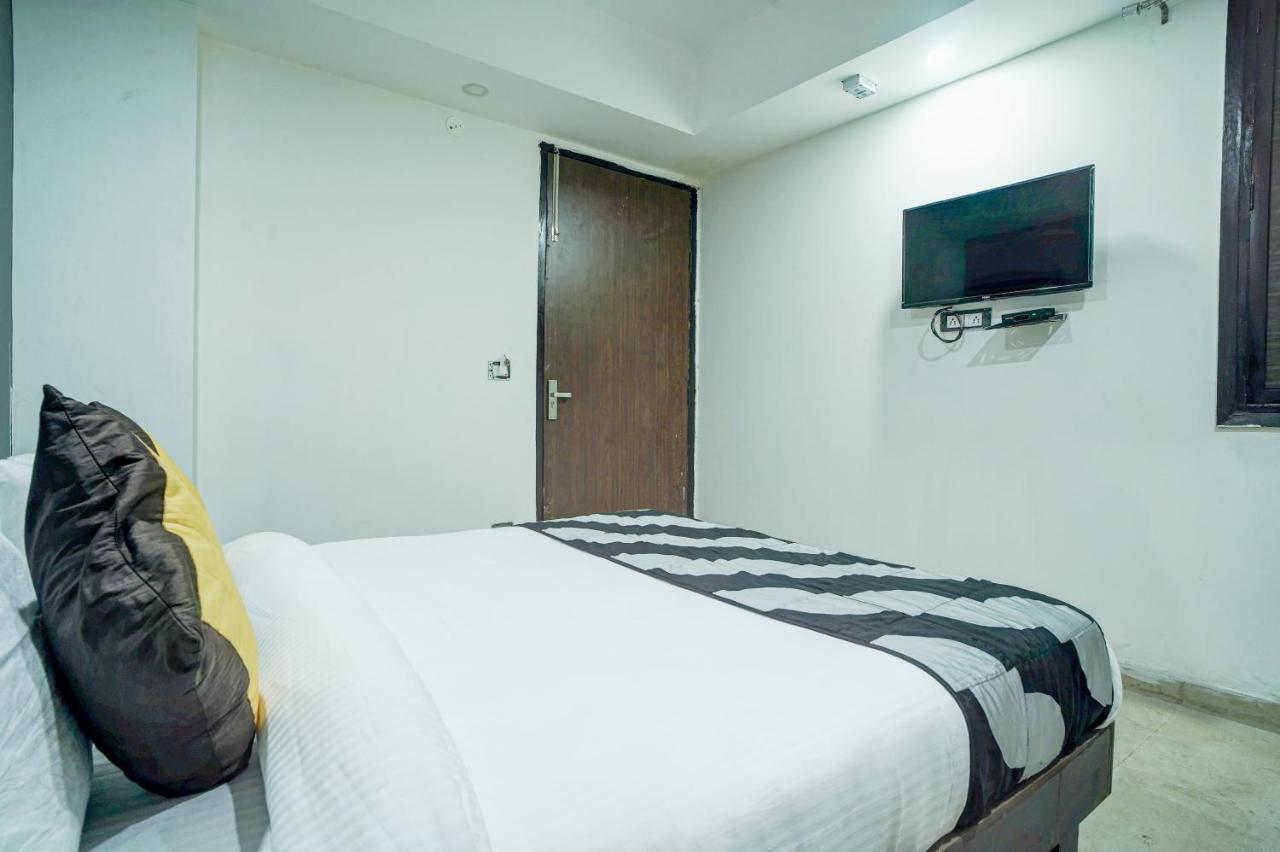 Hotel Red Snapper Couple Friendly At West Delhi Nueva Delhi Exterior foto