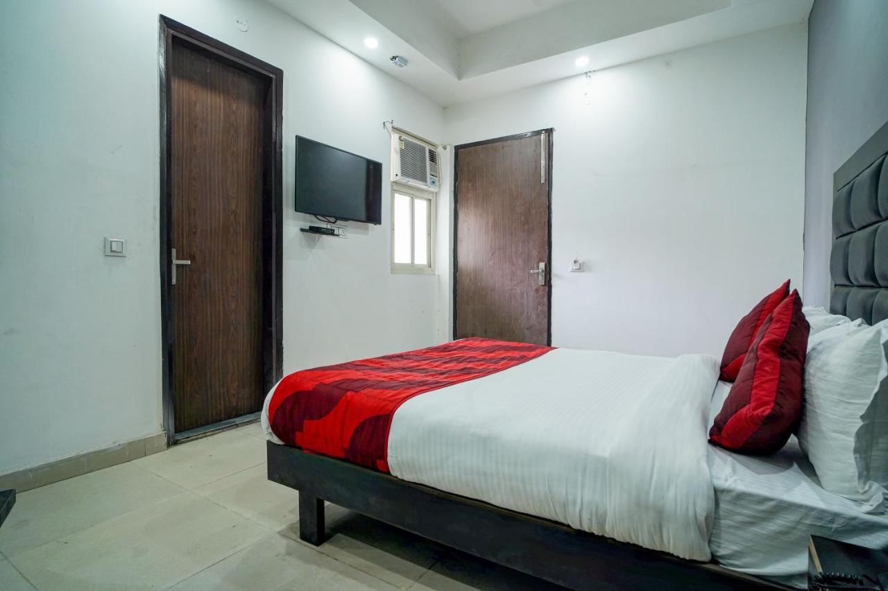 Hotel Red Snapper Couple Friendly At West Delhi Nueva Delhi Exterior foto