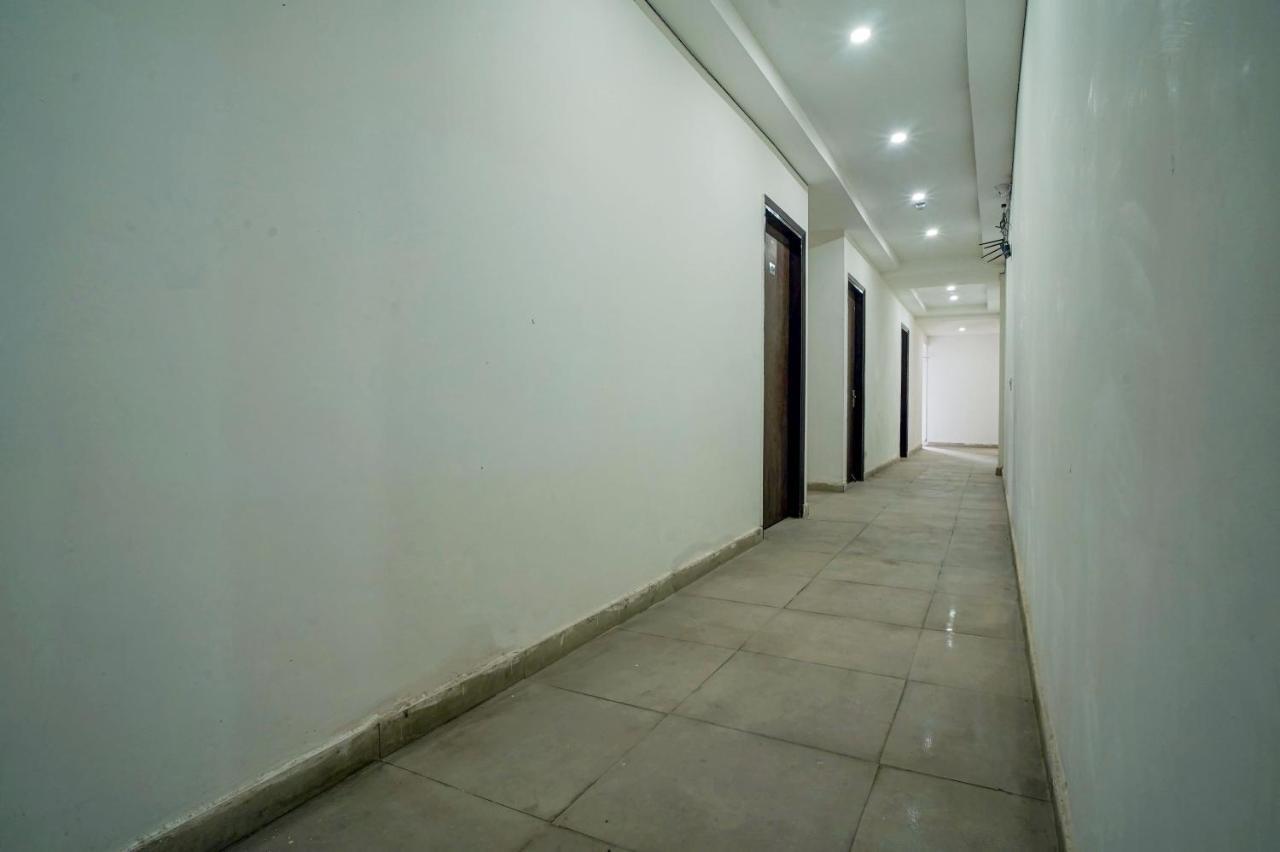 Hotel Red Snapper Couple Friendly At West Delhi Nueva Delhi Exterior foto
